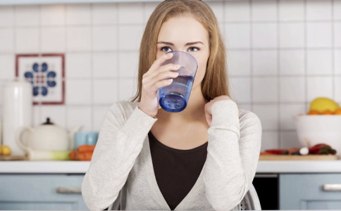 喝水可以预防肥胖吗 喝水可以减肥吗 喝水可以减脂肪吗